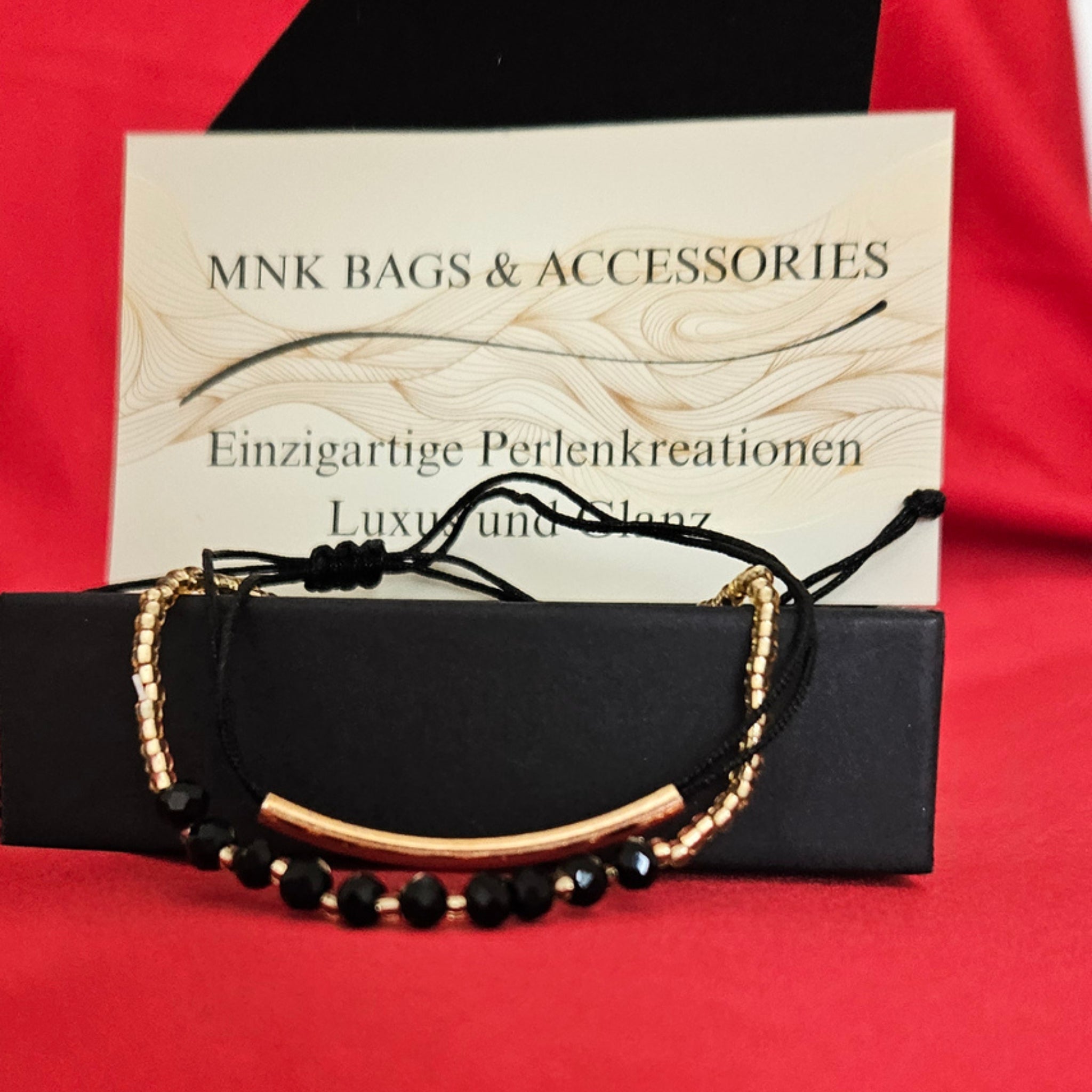 Black & Gold Elegance – Handgefertigtes Armband-Set Mnk Bags Accessories