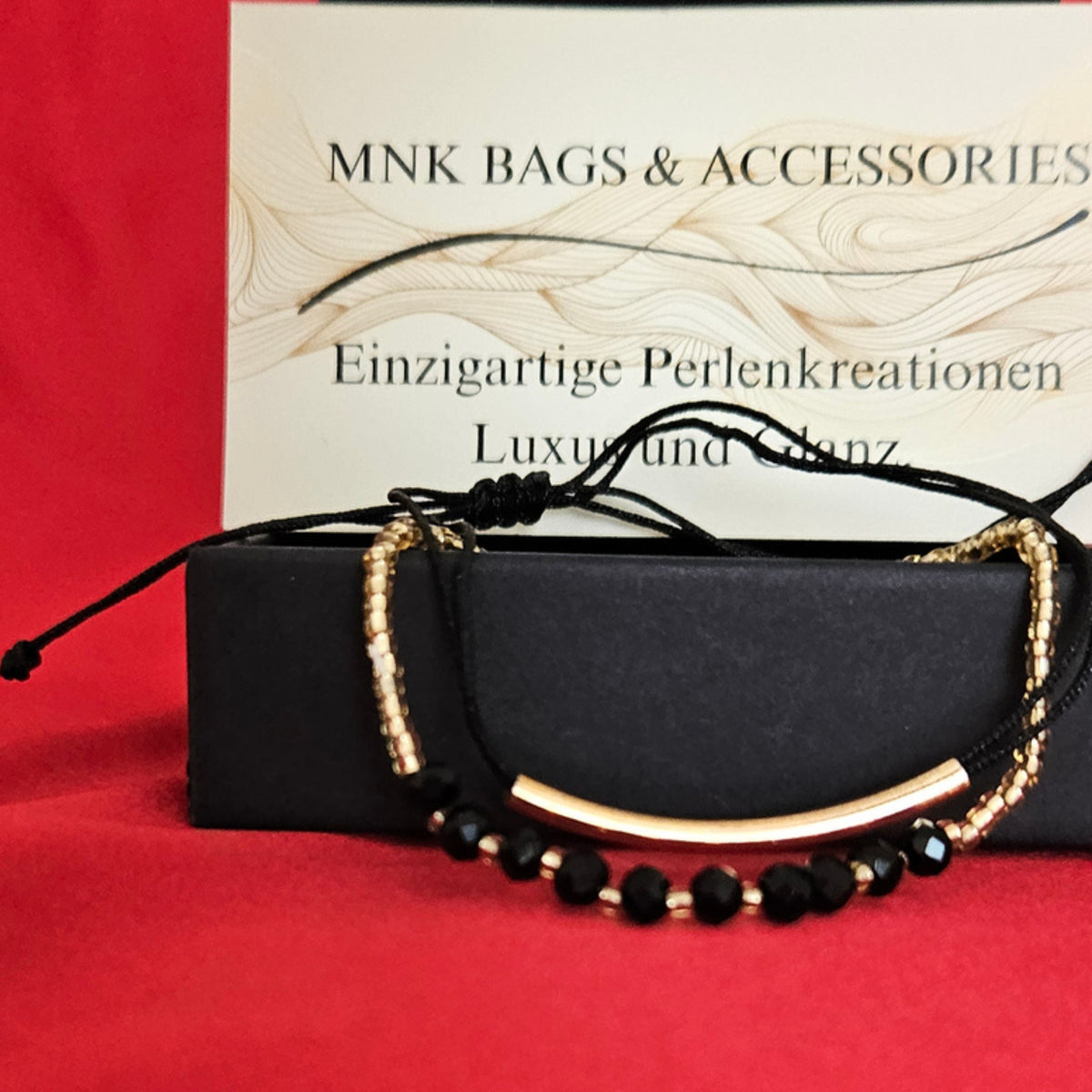Black & Gold Elegance – Handgefertigtes Armband-Set Mnk Bags Accessories