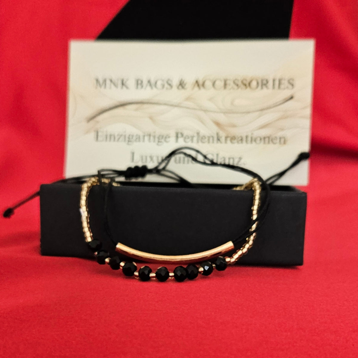 Black & Gold Elegance – Handgefertigtes Armband-Set Mnk Bags Accessories